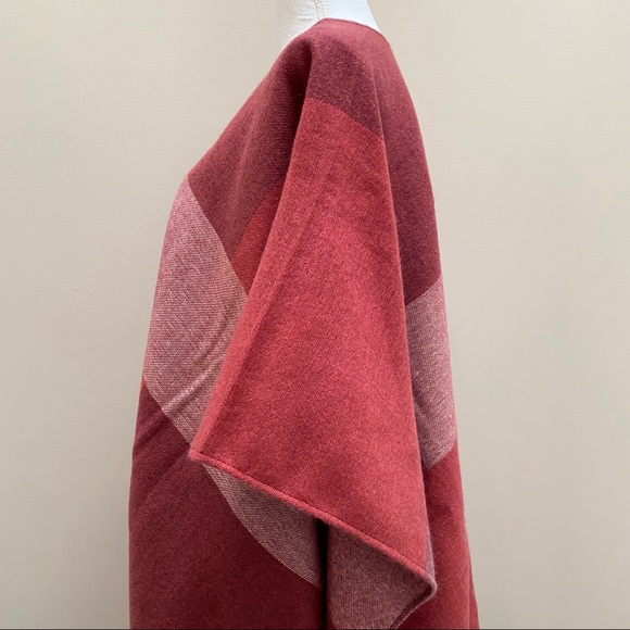 Woolrich one size red blanket scarf poncho shawl cape - Picture 6 of 11